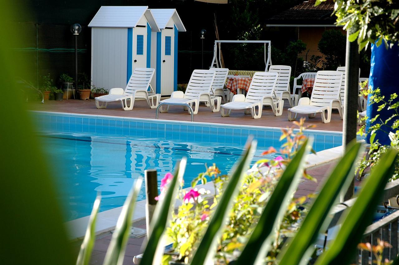 Roma Suite Apartments チェルヴィア エクステリア 写真