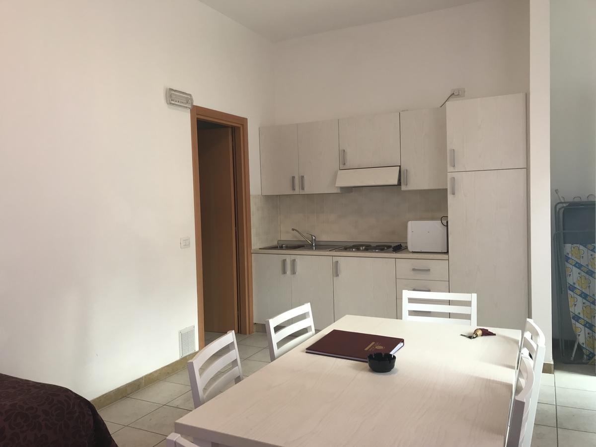 Roma Suite Apartments チェルヴィア エクステリア 写真