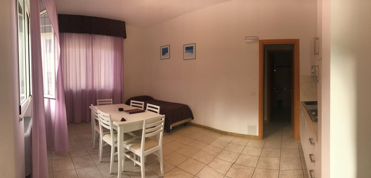 Roma Suite Apartments チェルヴィア エクステリア 写真
