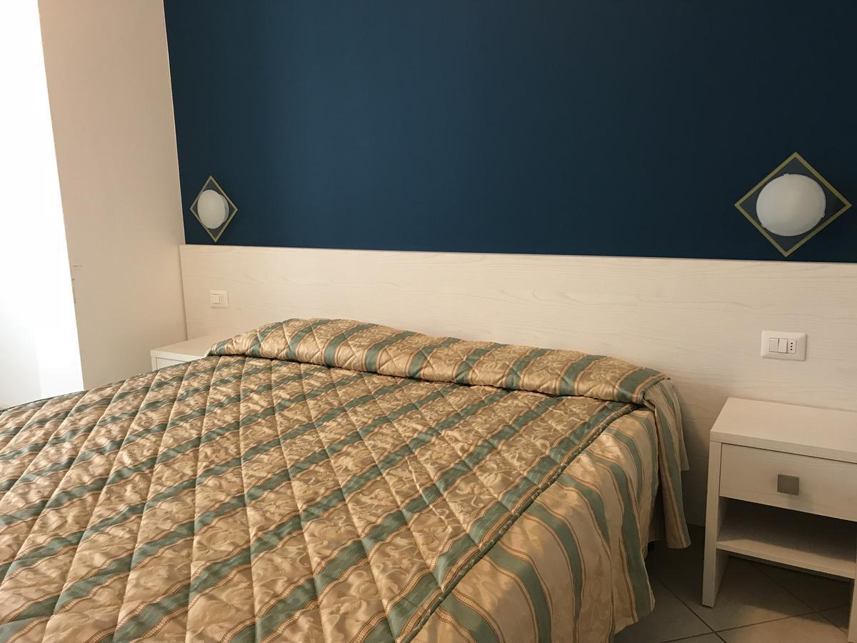 Roma Suite Apartments チェルヴィア エクステリア 写真
