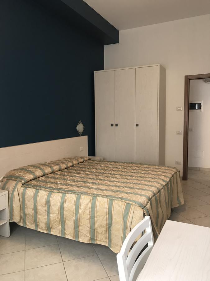 Roma Suite Apartments チェルヴィア エクステリア 写真