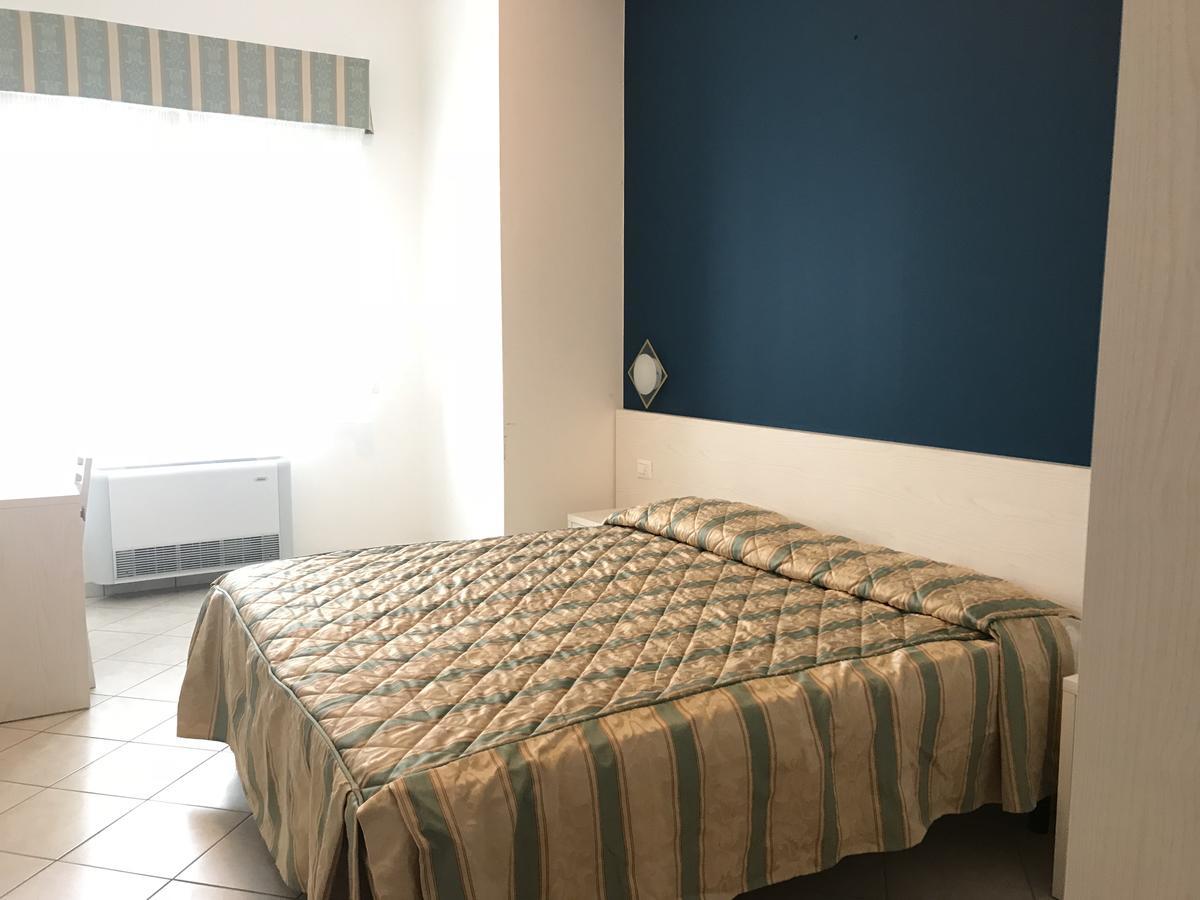 Roma Suite Apartments チェルヴィア エクステリア 写真