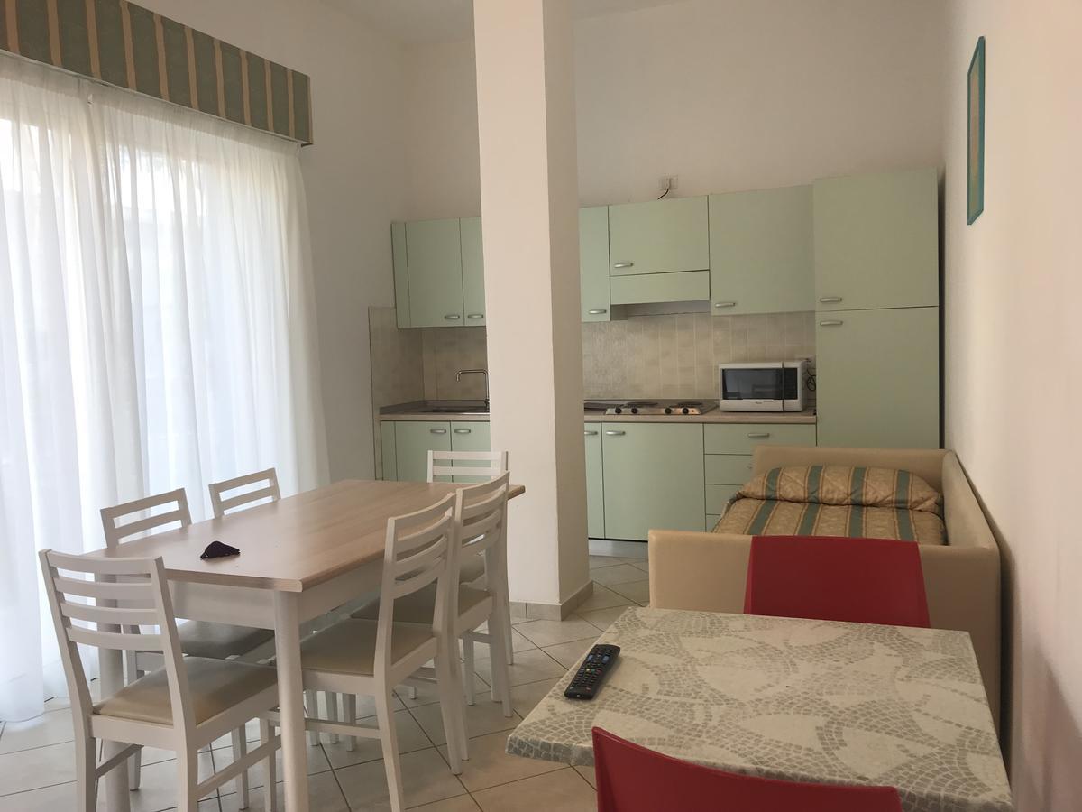 Roma Suite Apartments チェルヴィア エクステリア 写真