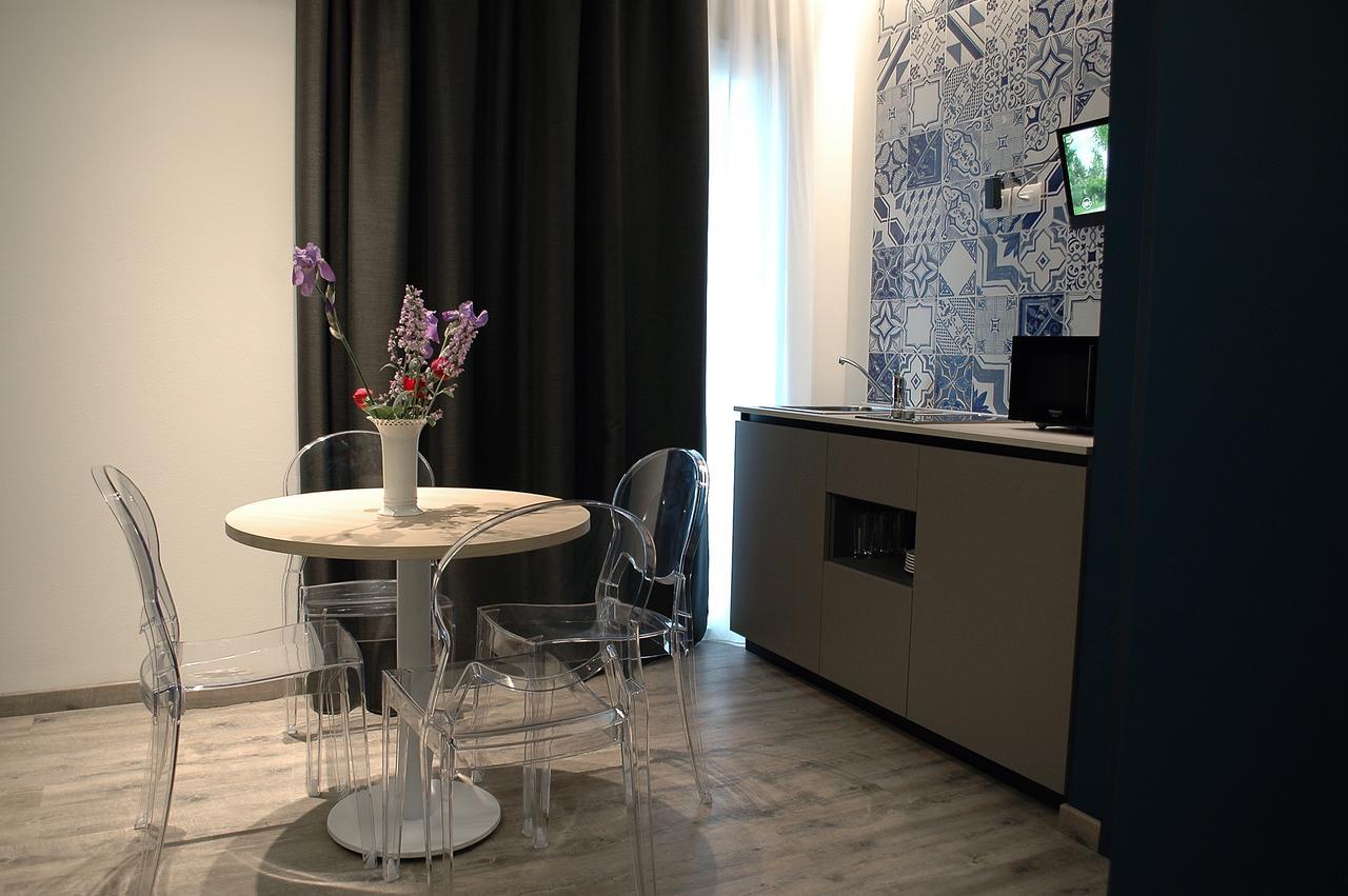 Roma Suite Apartments チェルヴィア エクステリア 写真