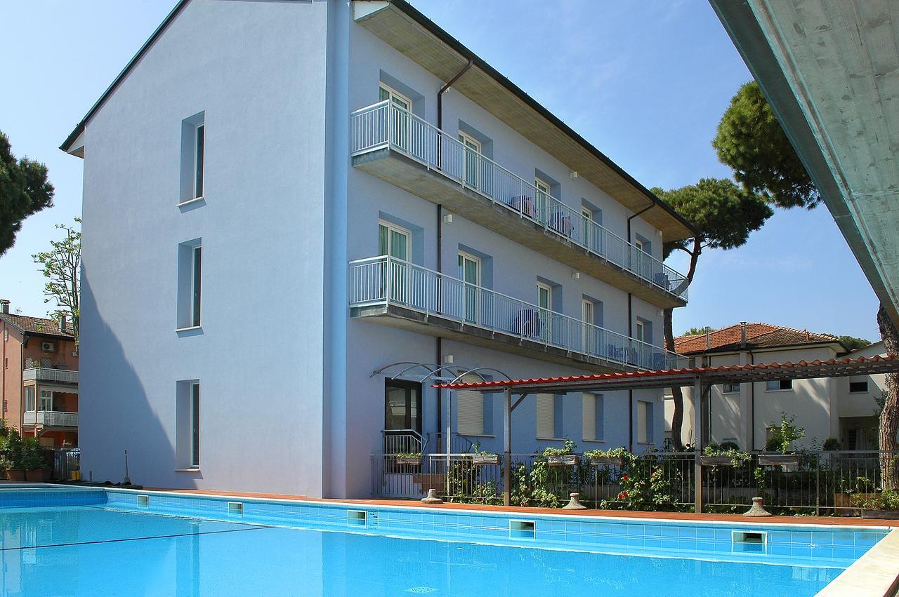 Roma Suite Apartments チェルヴィア エクステリア 写真